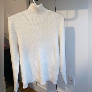 Medium Off white turtle neck